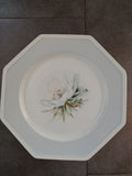 Assiette octogonale en porcelaine de Limoges Manufacture Royale Lavandou florale peinte main XXe siècle