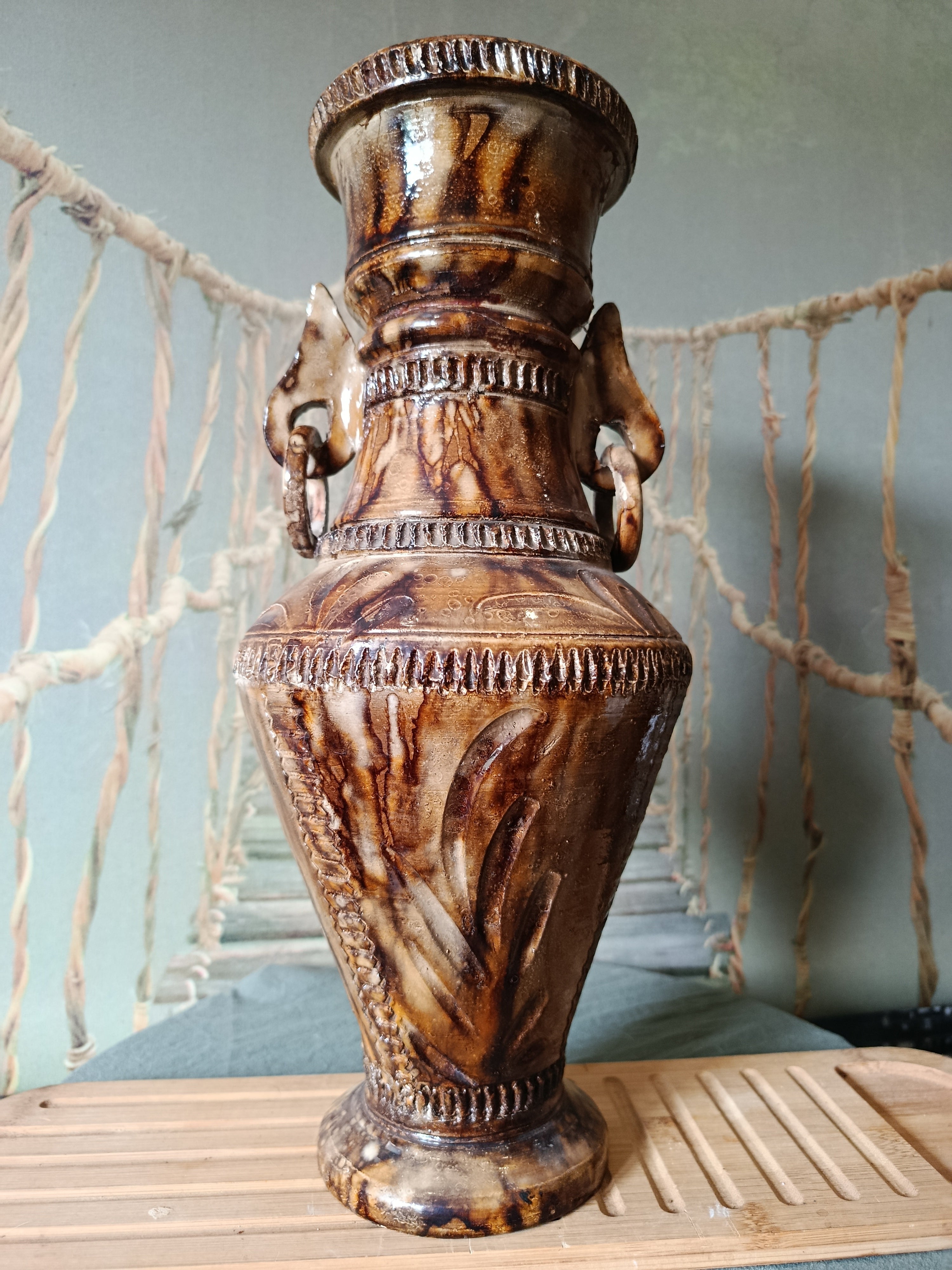 Vase amphore ancien en céramique motifs floraux Art Déco XIXe siècle