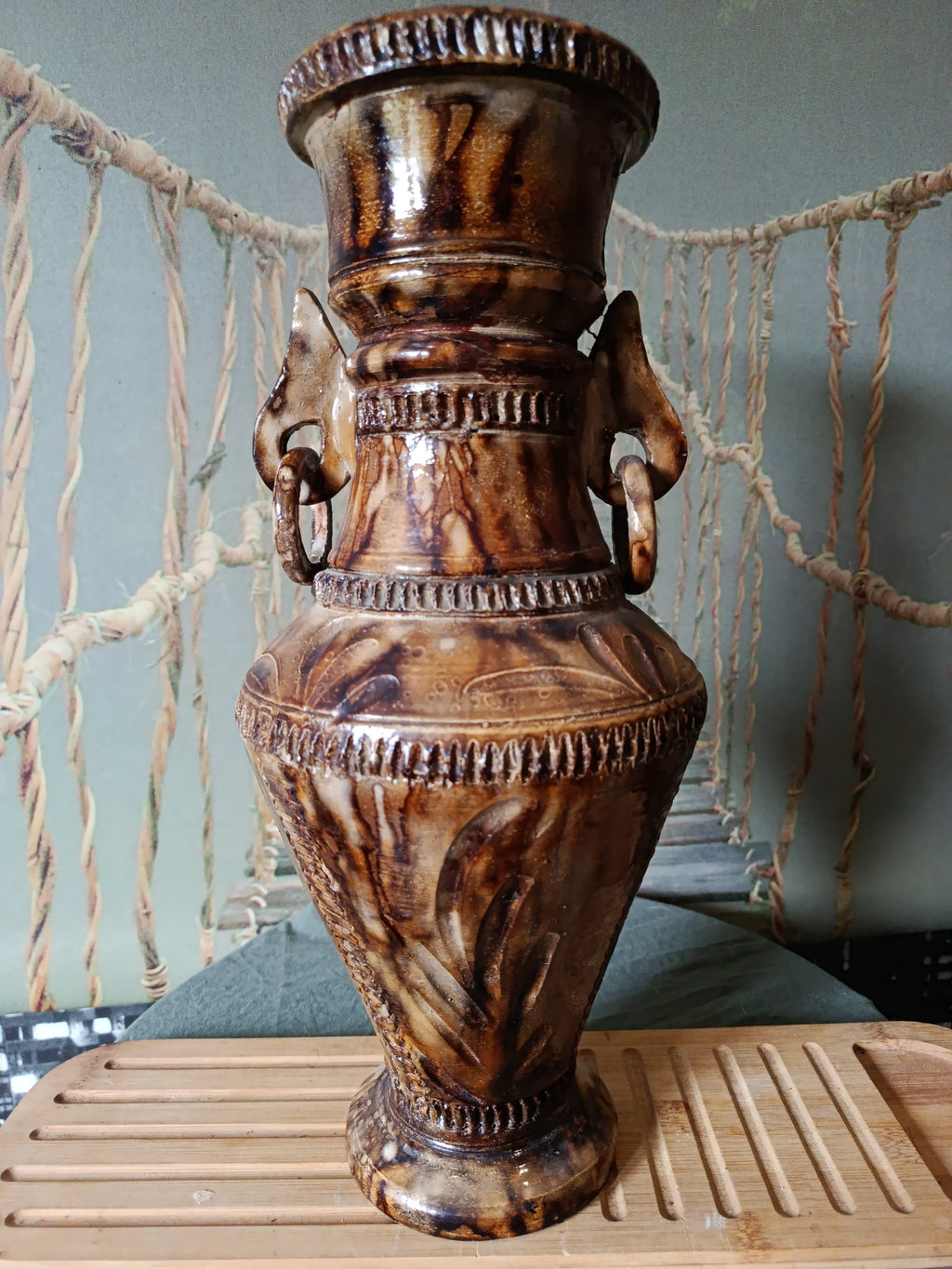 Vase amphore ancien en céramique motifs floraux Art Déco XIXe siècle