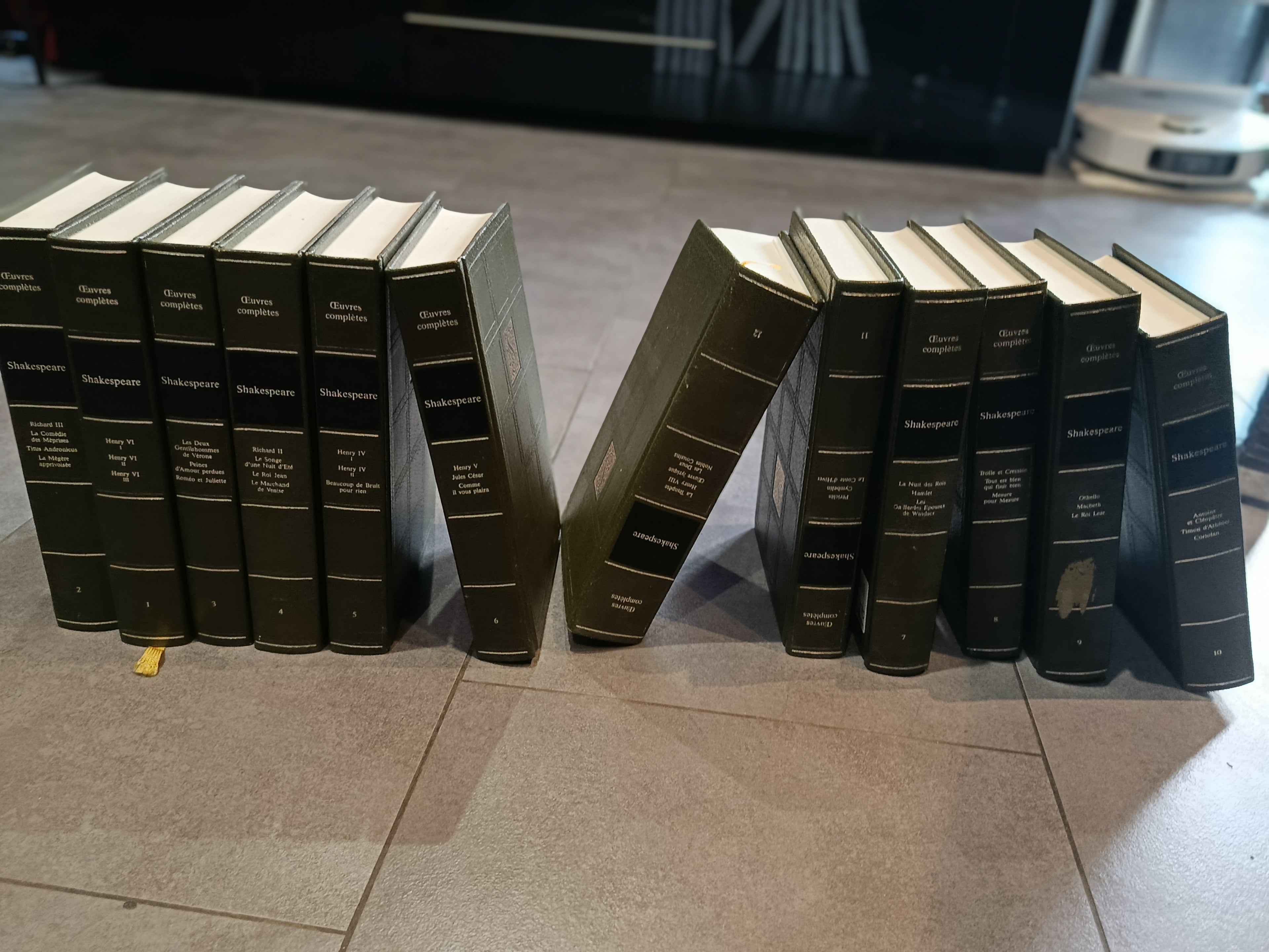 12 livres Œuvres complètes de Shakespeare Club français 1962