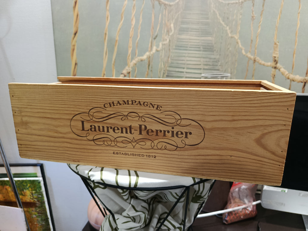 Ancienne caisse à champagne Magnum Laurent Perrier vintage Bureau Collection XXe Artisanale Originale