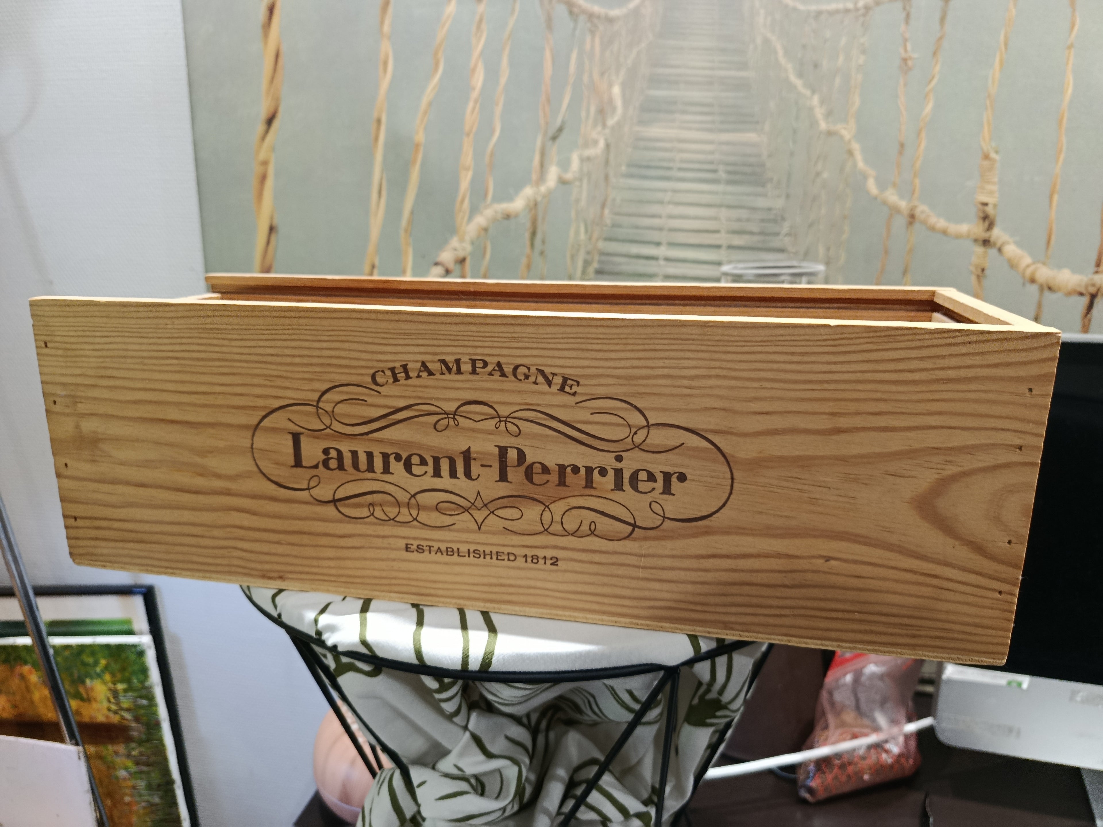 Ancienne caisse à champagne Magnum Laurent Perrier vintage Bureau Collection XXe Artisanale Originale