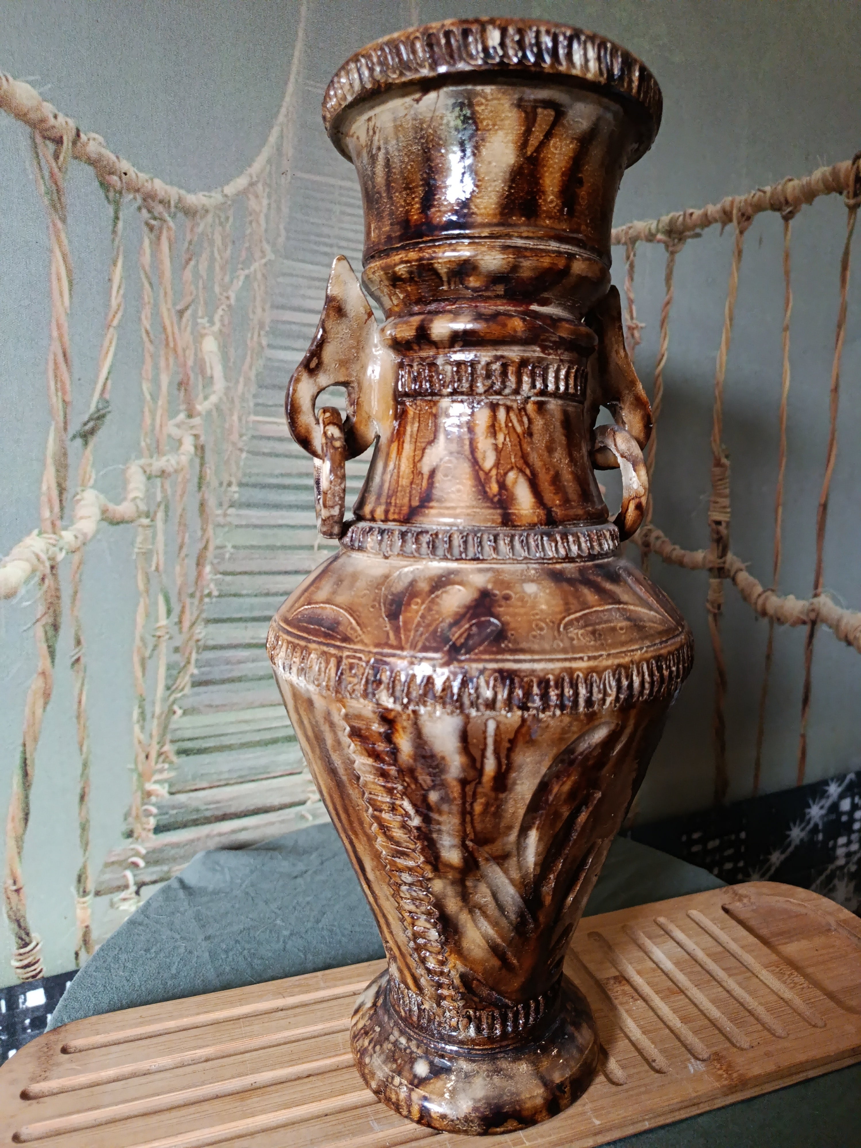 Vase amphore ancien en céramique motifs floraux Art Déco XIXe siècle