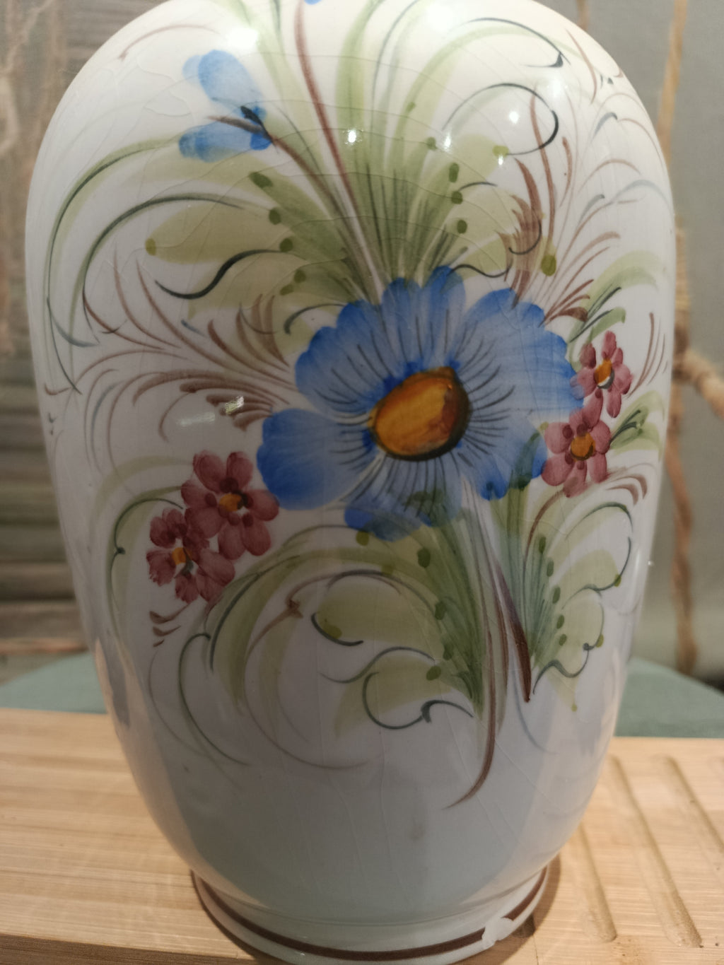 Vase ancien en porcelaine peint main motifs floraux signé et numéroté Art Déco XXe siècle