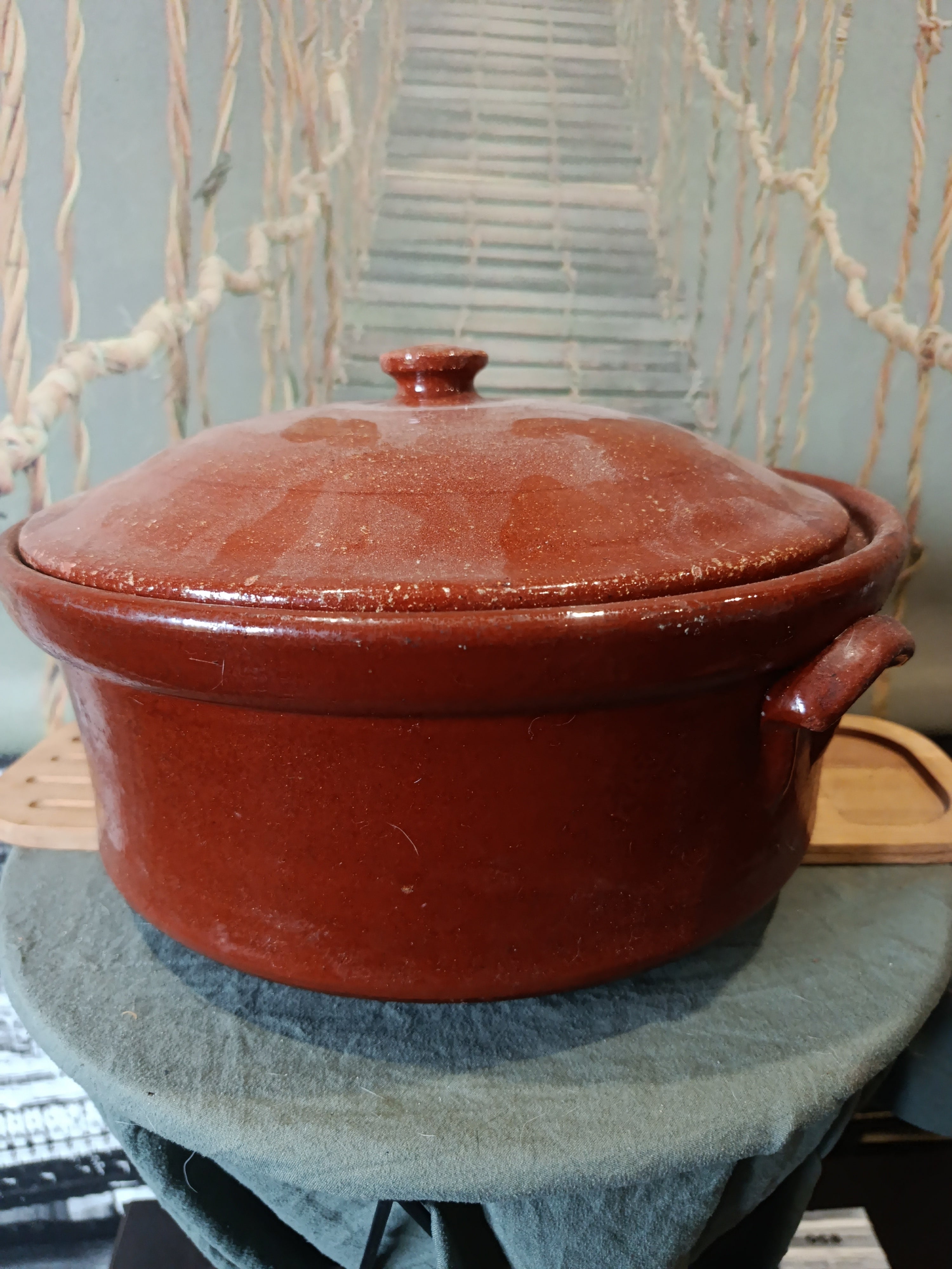 Marmite ancienne en terre cuite marron style Art Déco XXe siècle