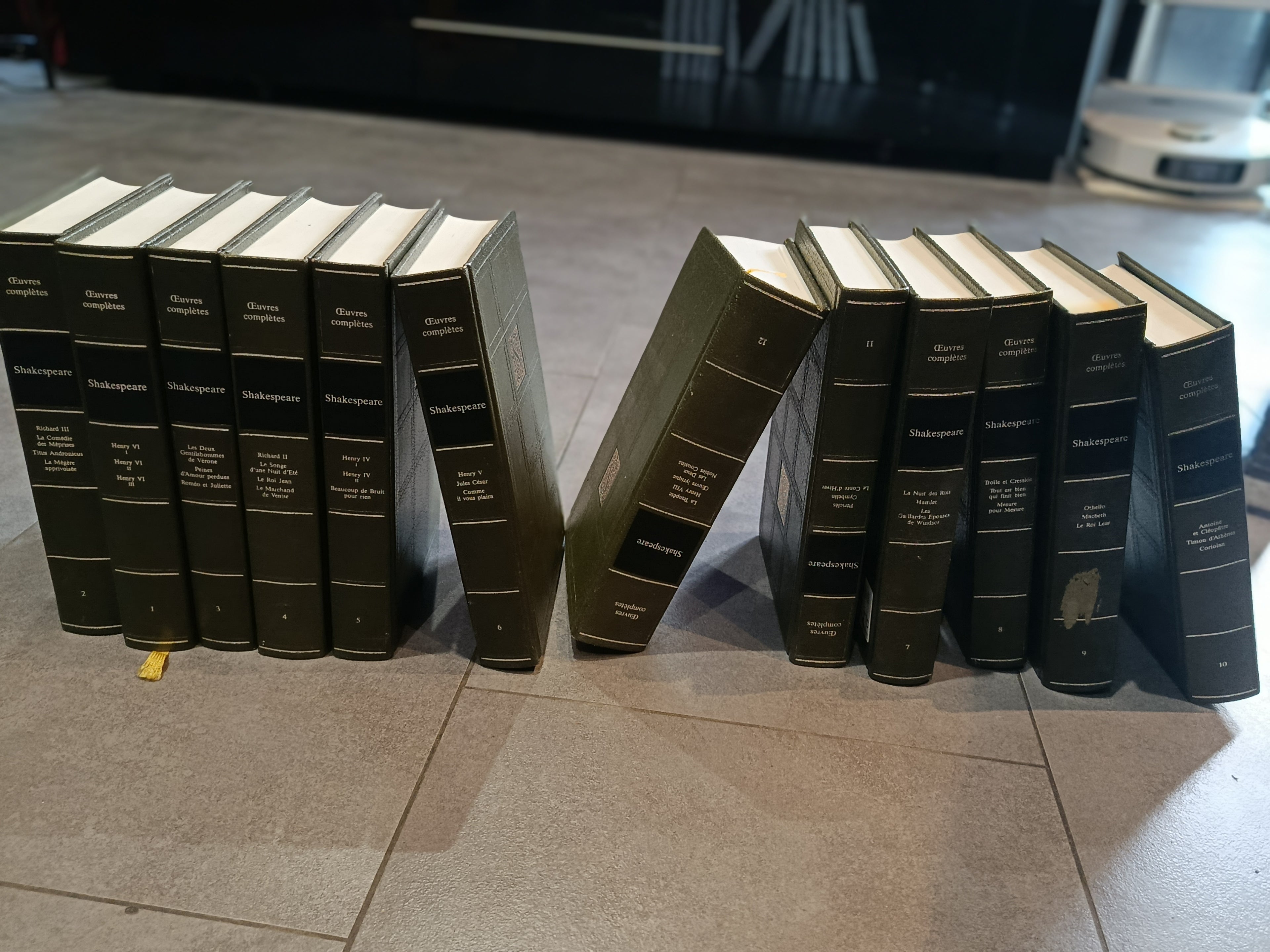 12 livres Œuvres complètes de Shakespeare Club français 1962