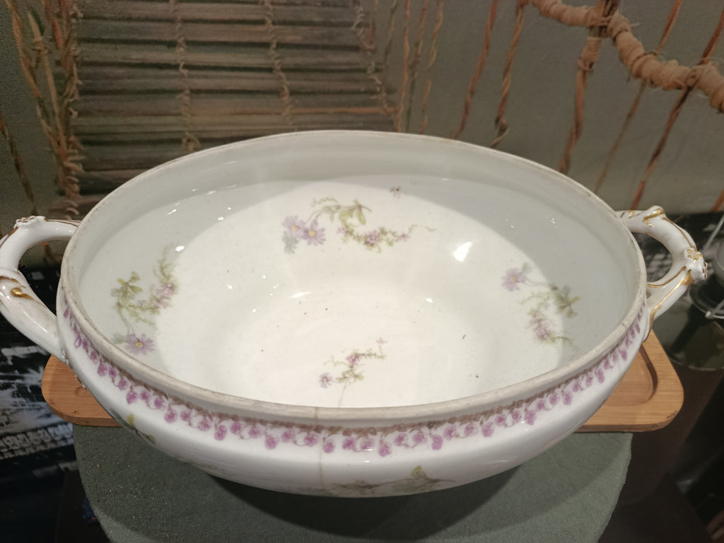 Soupière ancienne en porcelaine de Limoges Haviland motifs floraux dorés Art Déco XXe siècle