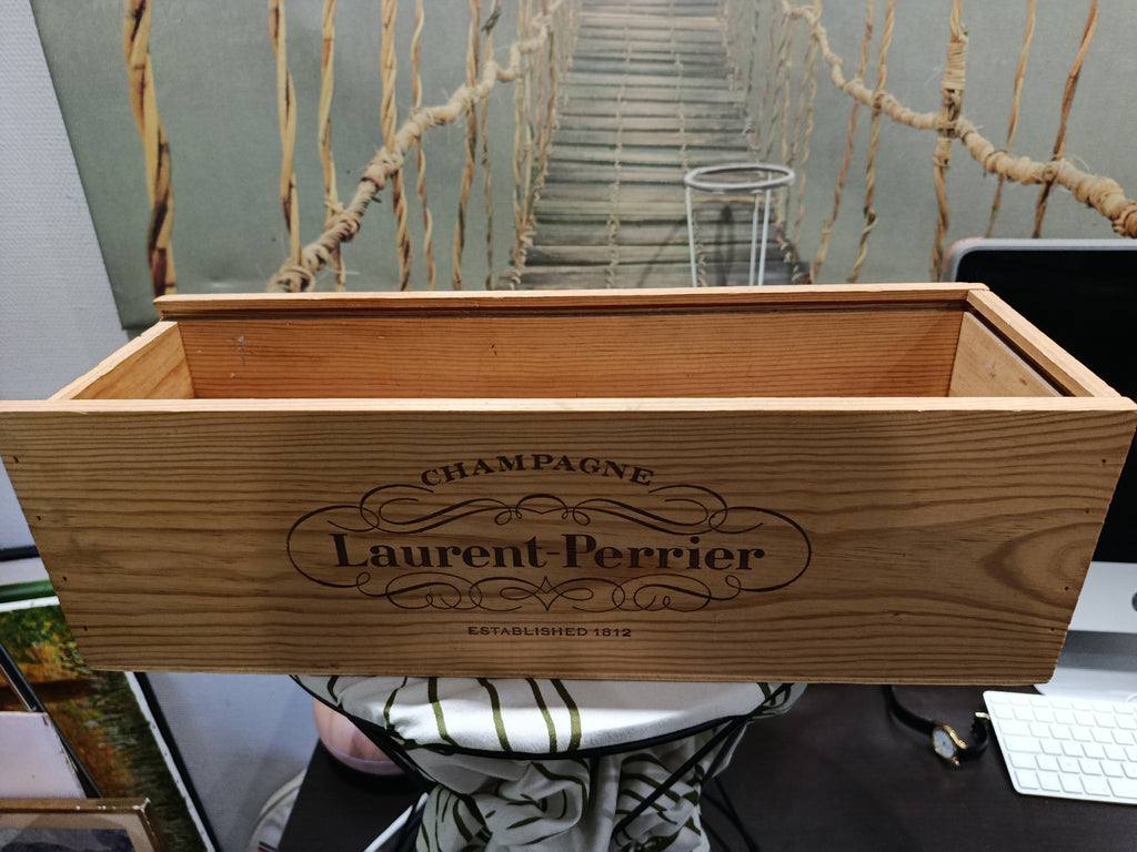 Ancienne caisse à champagne Magnum Laurent Perrier vintage Bureau Collection XXe Artisanale Originale