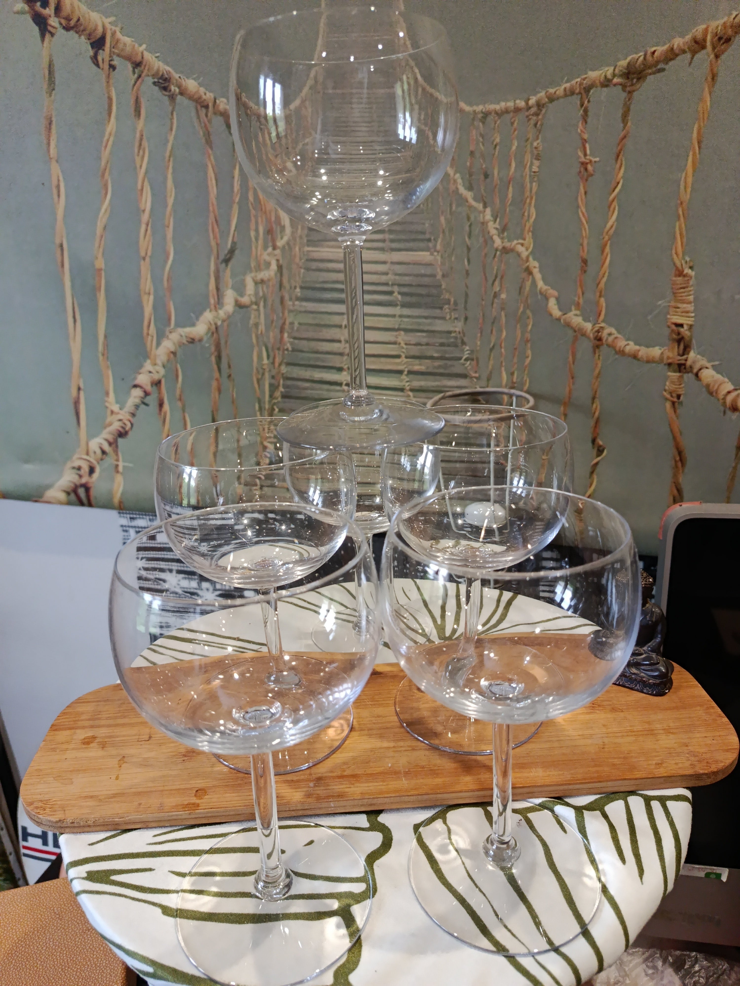 Lot 6 grands verres à ballon en verre ciselé Art Déco XXe siècle neufs