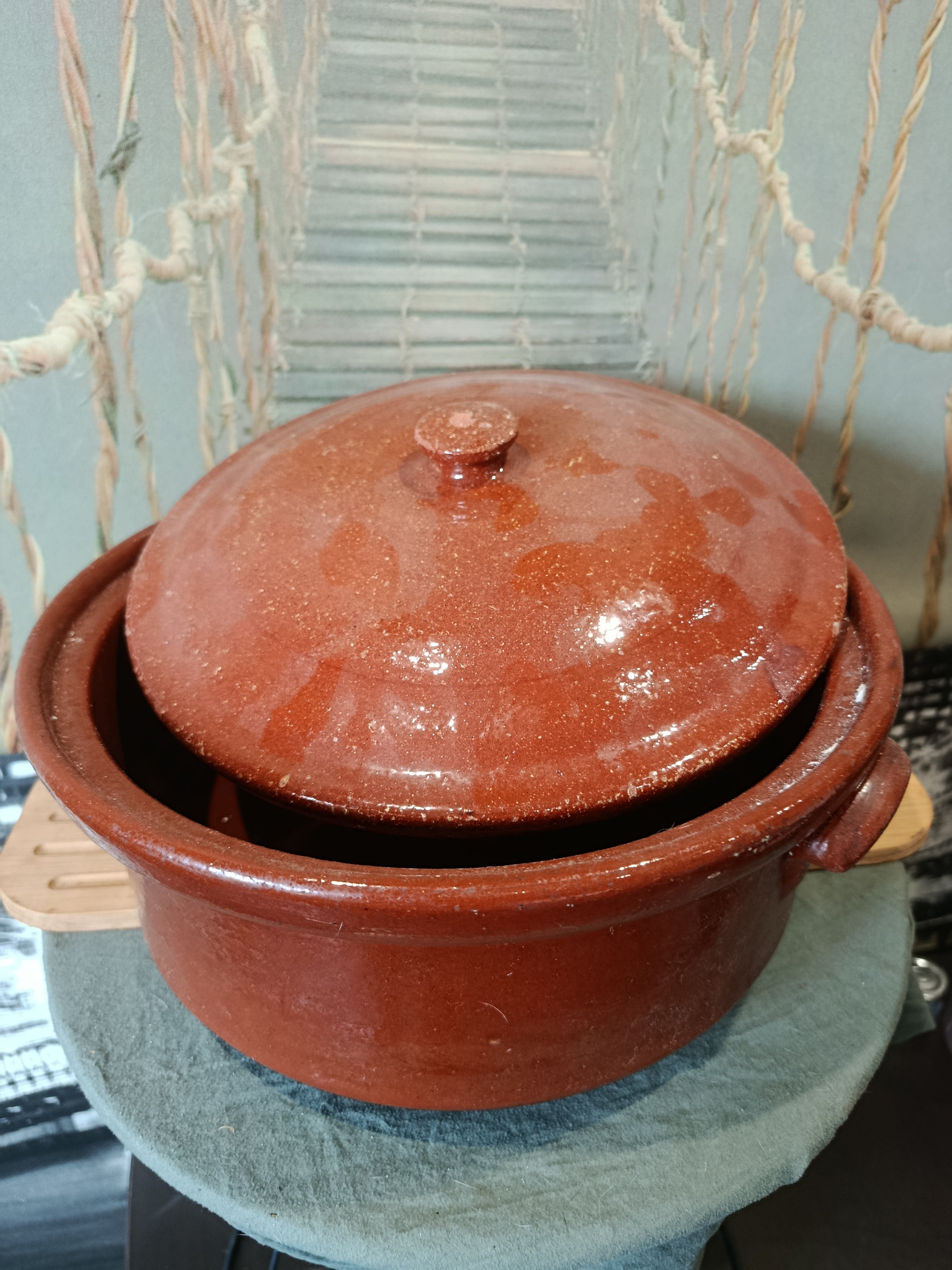 Marmite ancienne en terre cuite marron style Art Déco XXe siècle