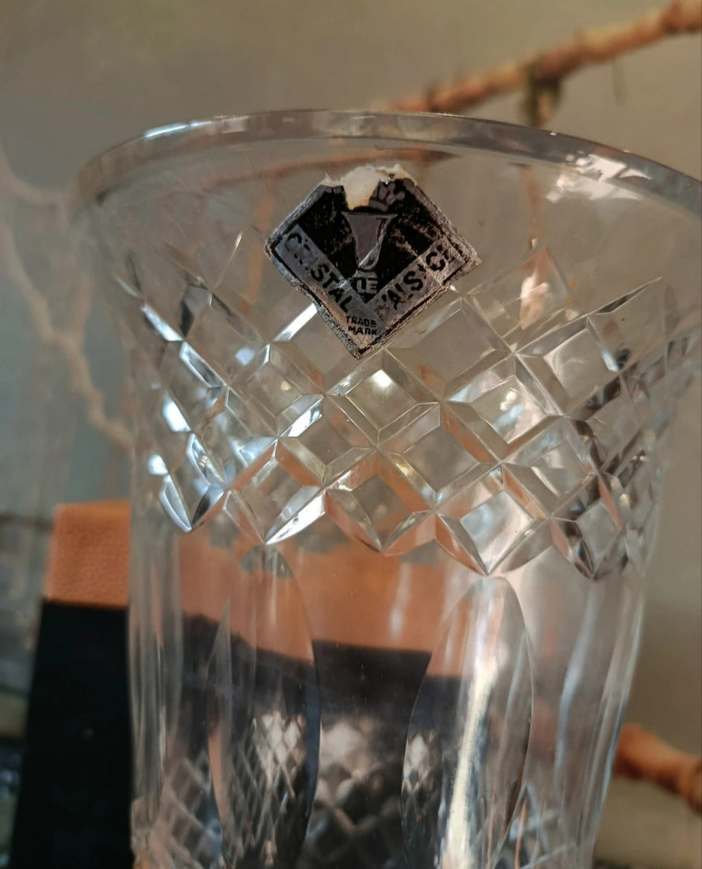 Vase cristal ancien signé Alsace vue de face — L'Acquisition