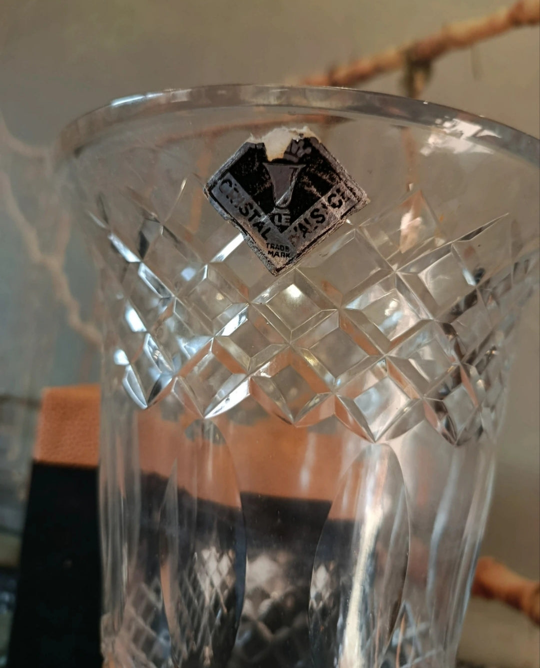 Vase cristal ancien signé Alsace vue de face — L'Acquisition
