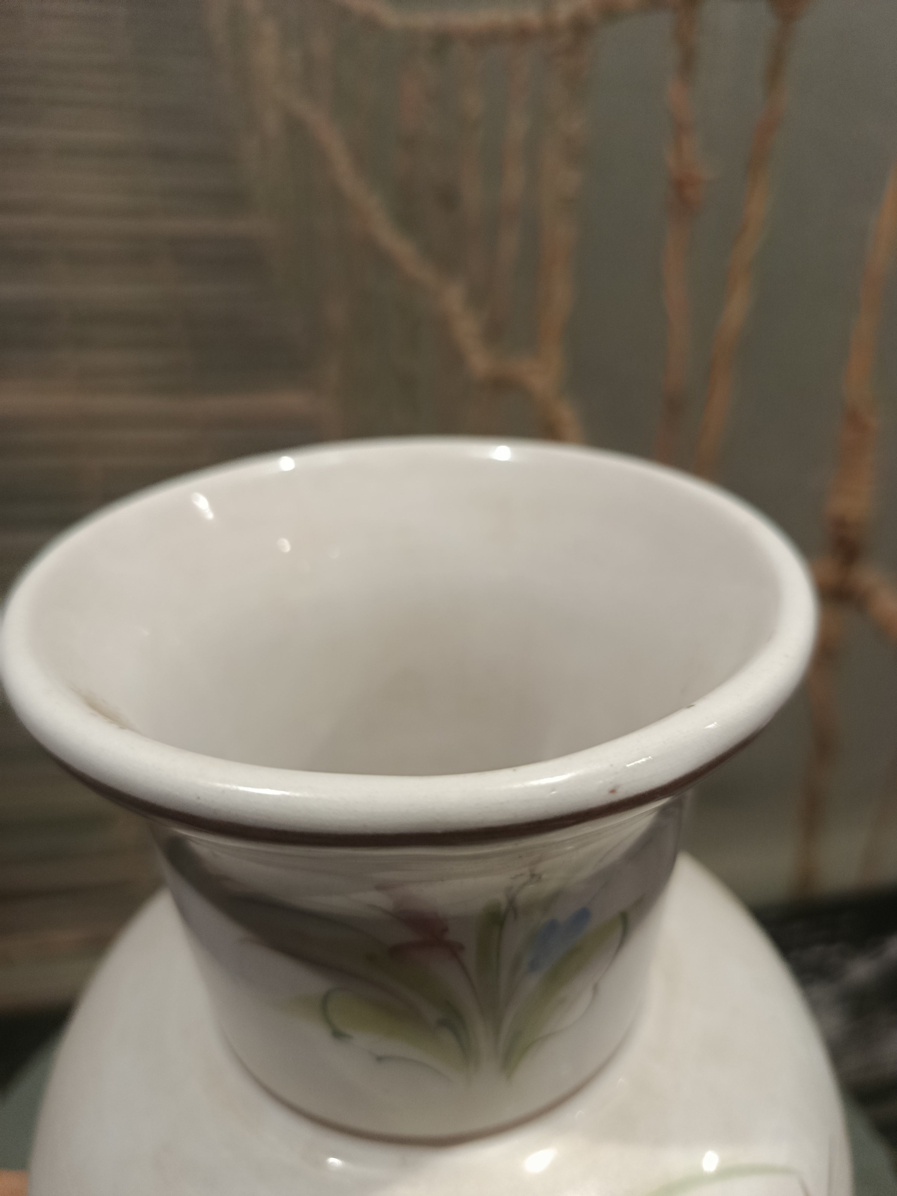 Vase ancien en porcelaine peint main motifs floraux signé et numéroté Art Déco XXe siècle