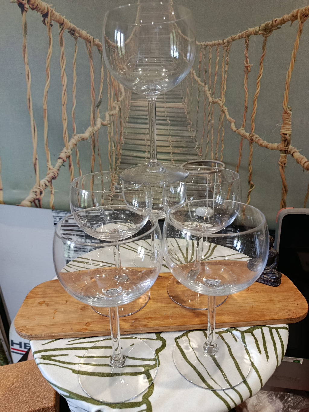 Lot 6 grands verres à ballon en verre ciselé Art Déco XXe siècle neufs