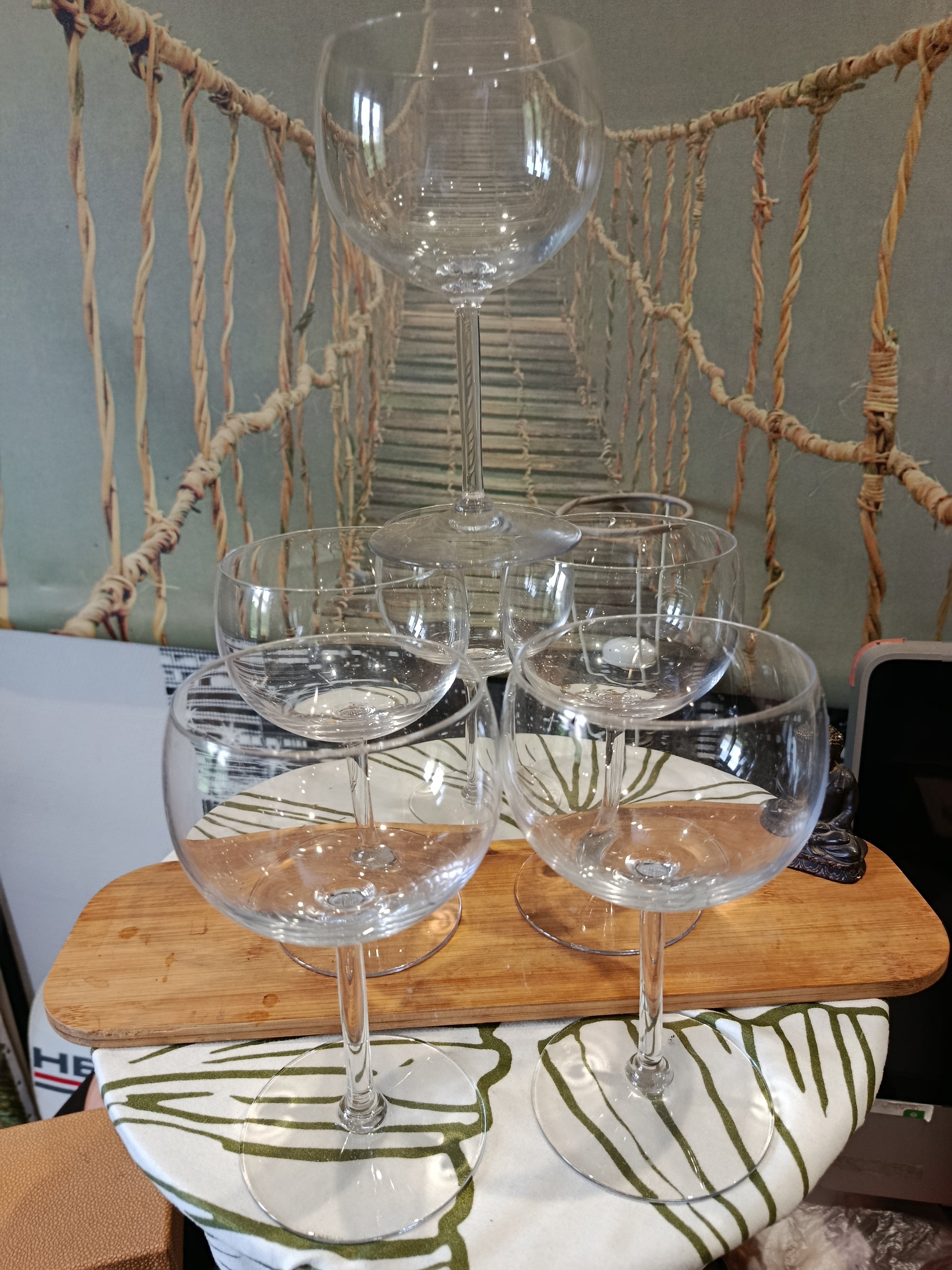 Lot 6 grands verres à ballon en verre ciselé Art Déco XXe siècle neufs