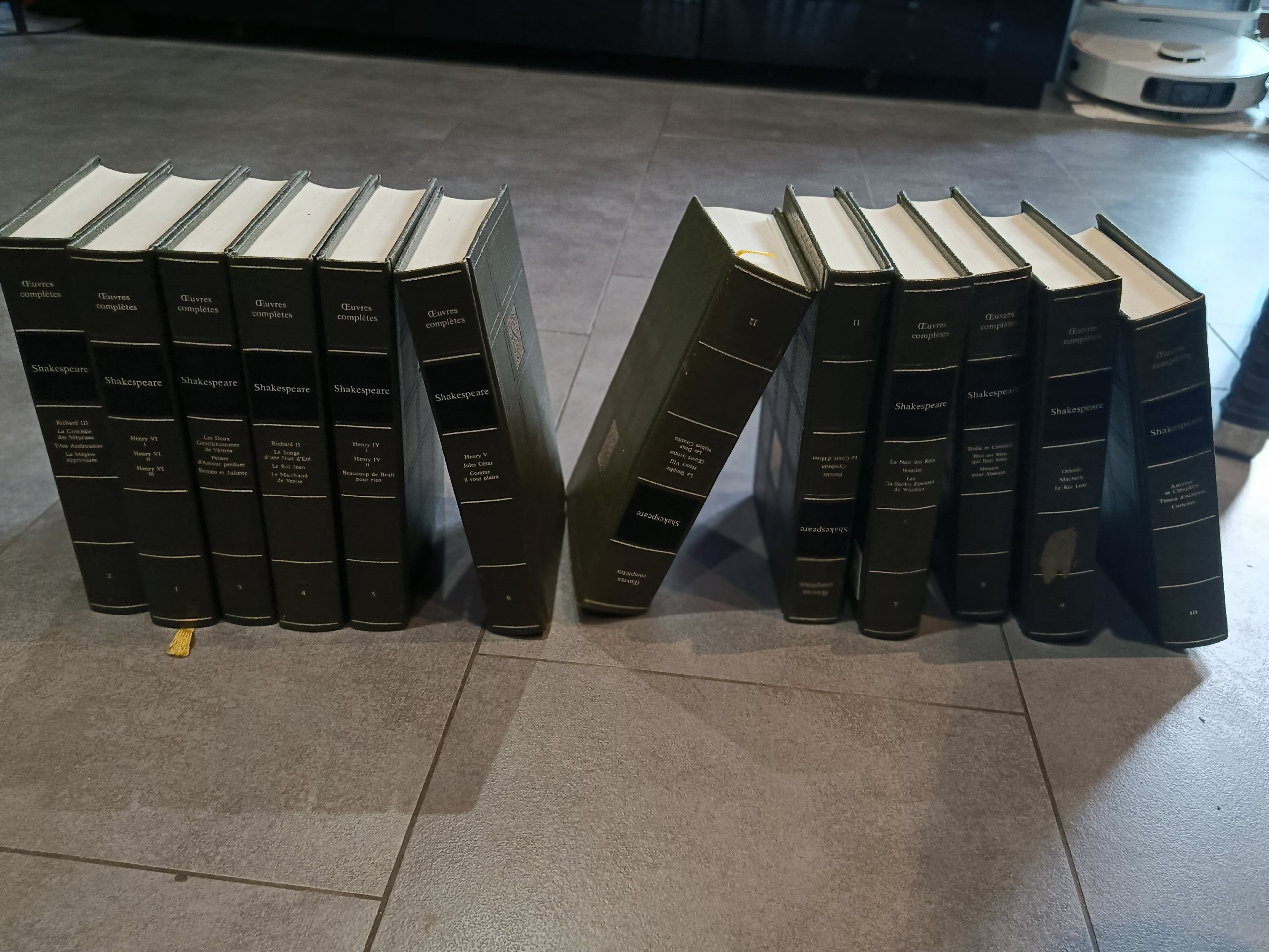 12 livres Œuvres complètes de Shakespeare Club français 1962
