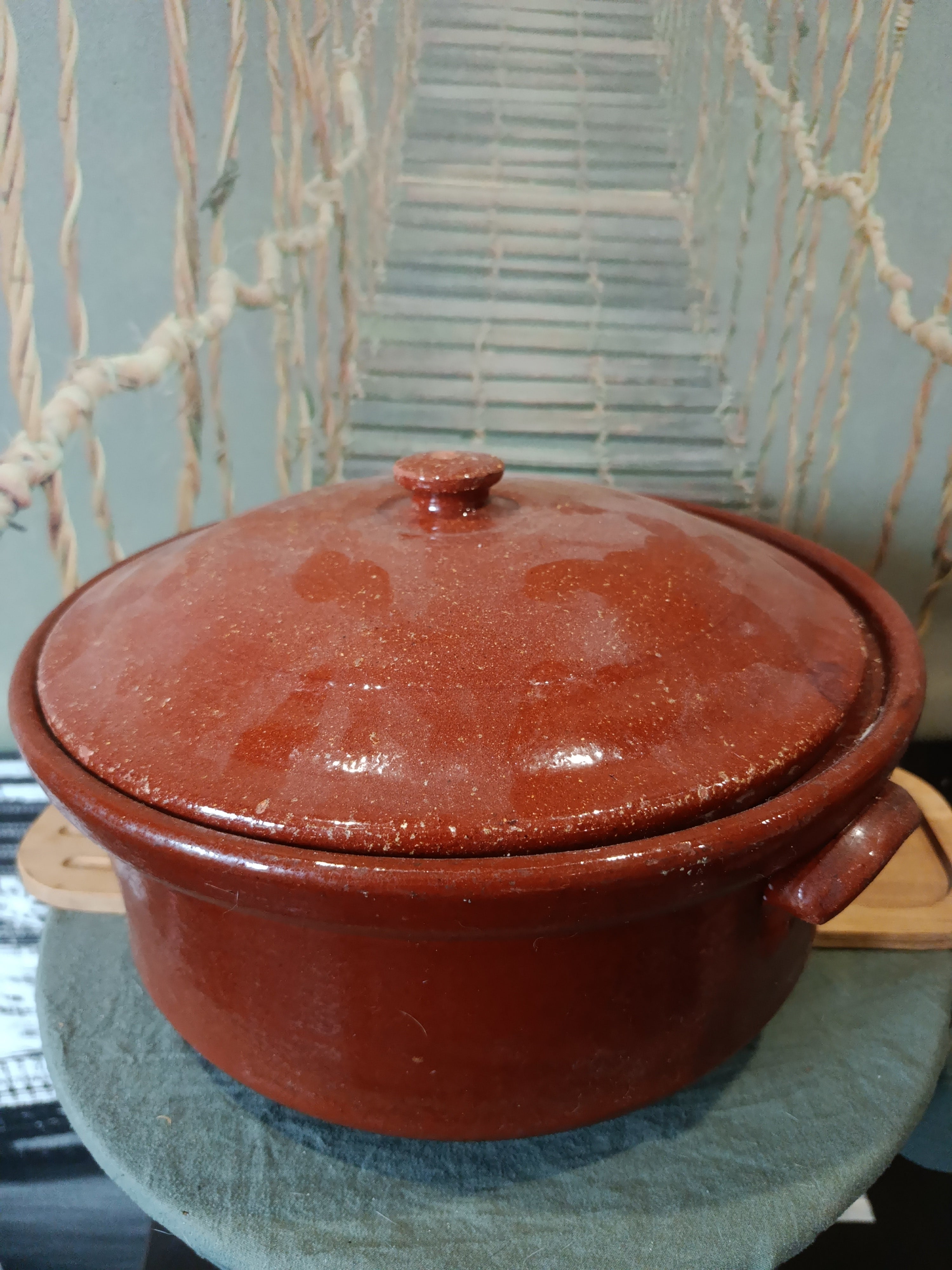 Marmite ancienne en terre cuite marron style Art Déco XXe siècle