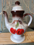 Théière vintage en grès motifs fleurs et fruits Art Déco XXe siècle