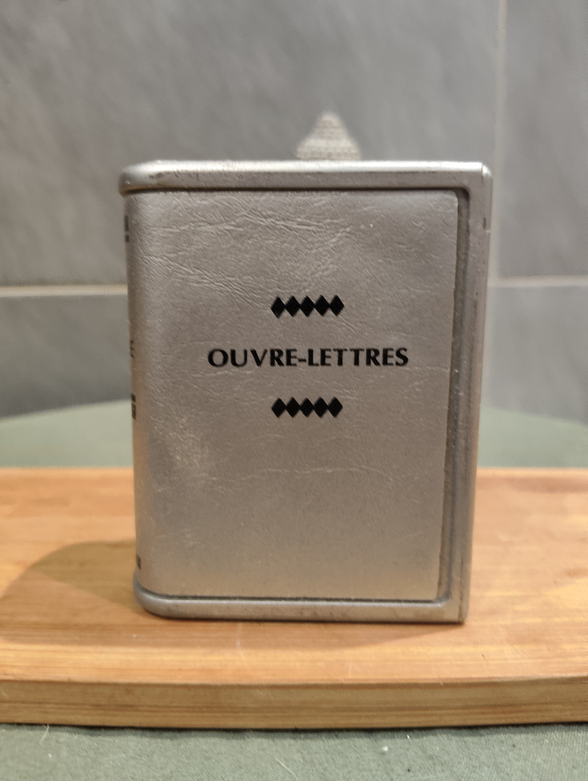 Ancien Ouvre Lettre en Métal matériel de bureau vintage original XXe Collection