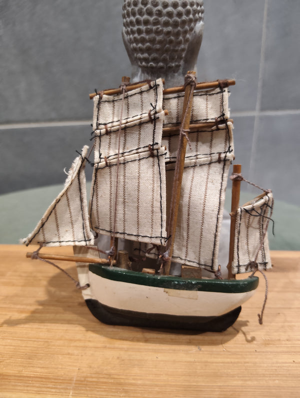 Bateau Miniature Voilier Sculpté Main En Bois & Soie Original Art Déco XXe Collection