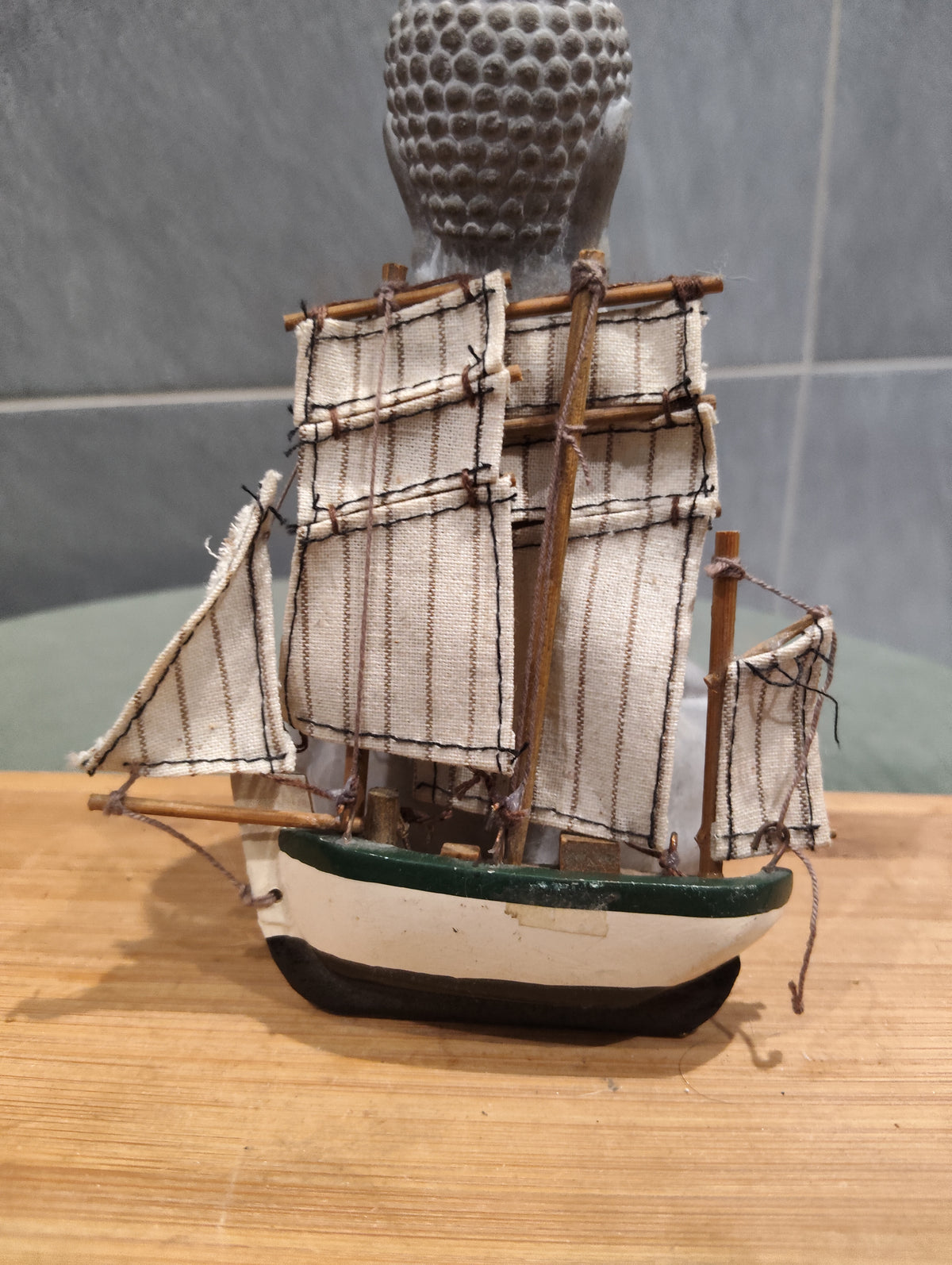 Bateau Miniature Voilier Sculpté Main En Bois & Soie Original Art Déco XXe Collection